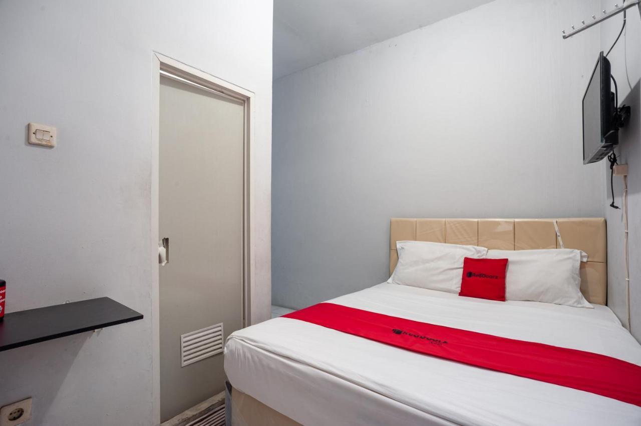 Reddoorz Near Margonda Raya 호텔 데폭 외부 사진