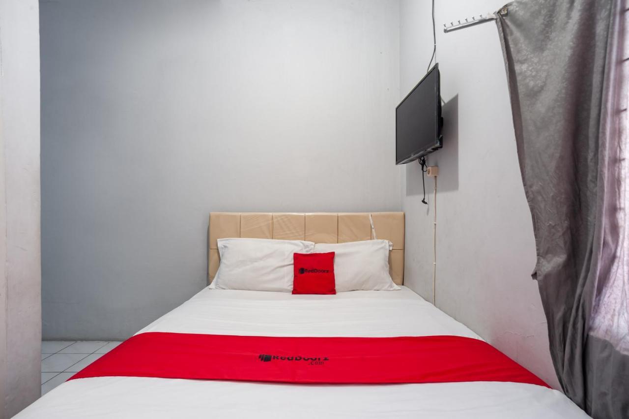Reddoorz Near Margonda Raya 호텔 데폭 외부 사진